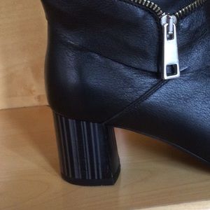 Stunning Beautiful calf leather